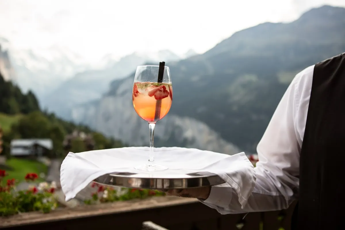 Hotelska terasa z razgledom in postrežbo